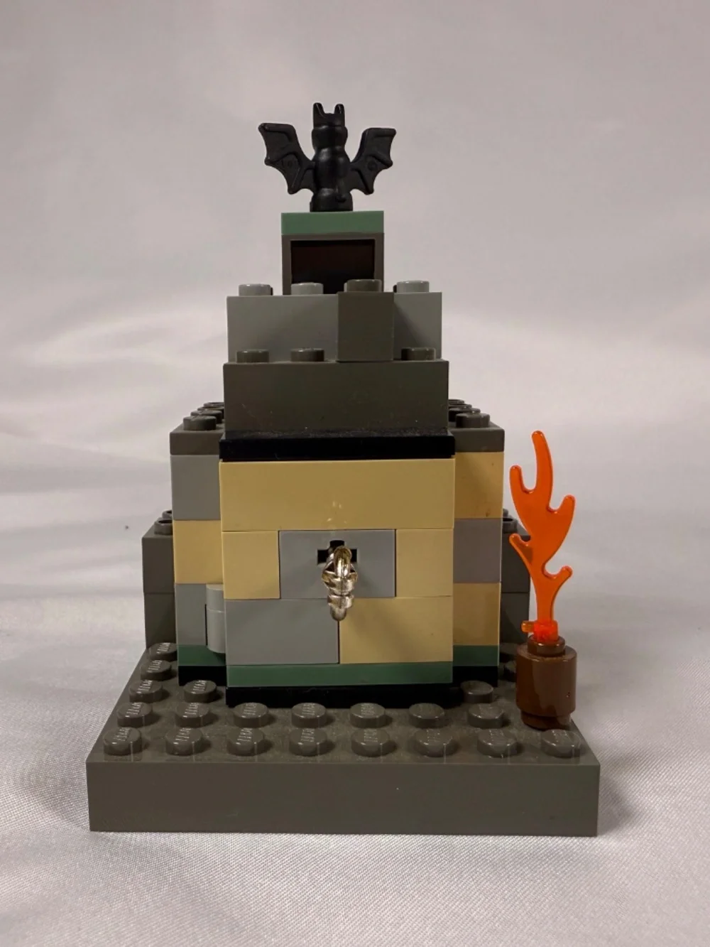 LEGO Harry Potter 4714 Gringotts Bank 2002 Complete Vintage Set